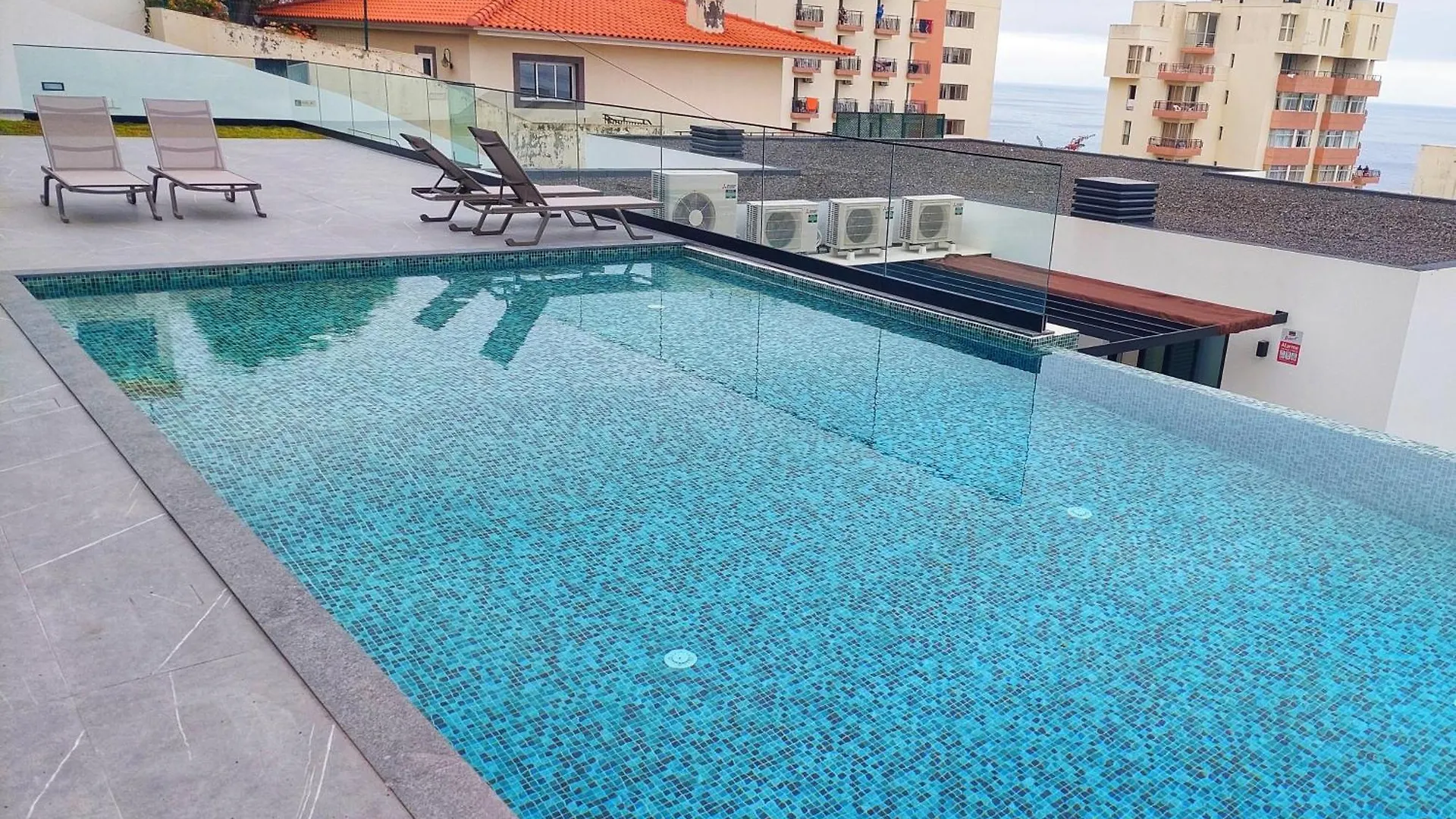 Apartament Funchal Infinito Azul - Moderno Elegante Com Piscina